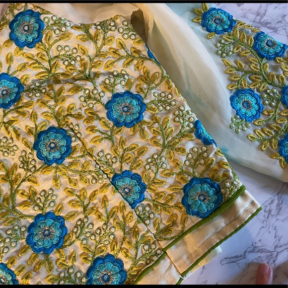 Floral 32 size Saree Set - Picture 12 of 16